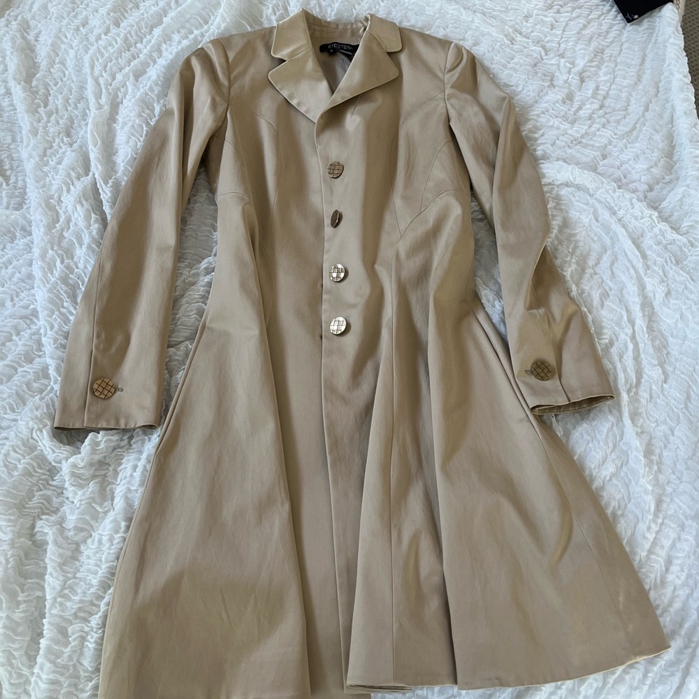 Classic Women’s Trench Coat